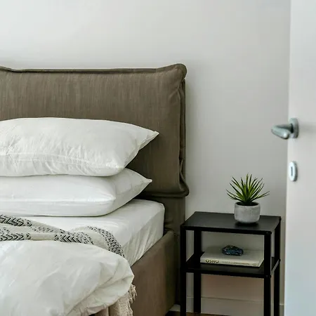 Skylight Room!