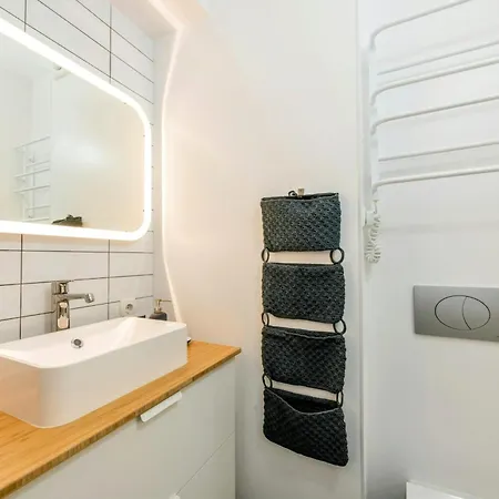 Skylight Room! Bed & Breakfast