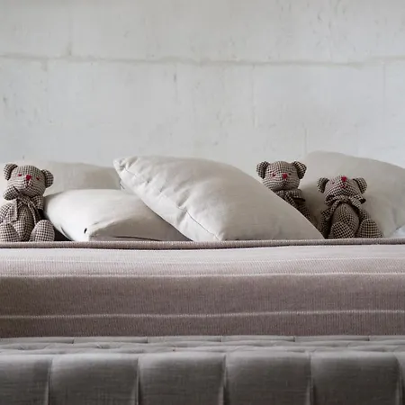 Bed & Breakfast Skylight Room! Lucan