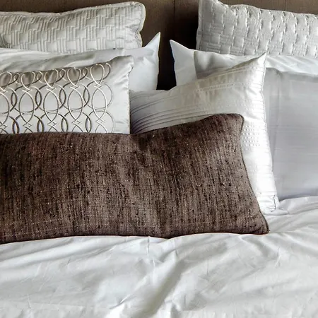 Bed & Breakfast Skylight Room! *