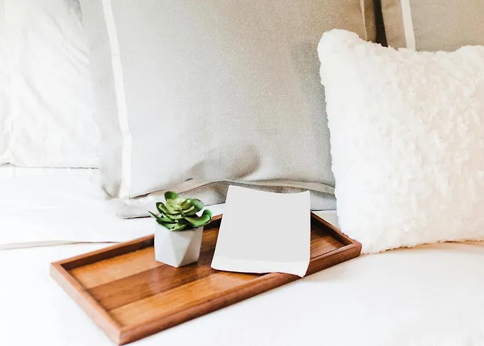 Skylight Room! Lucan